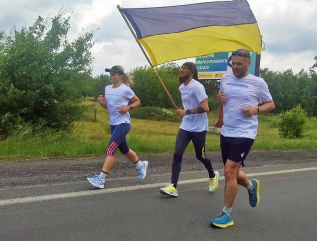 На Волині зустріли учасників ультрамарафону на підтримку вступу України до НАТО. ФОТО, ВІДЕО