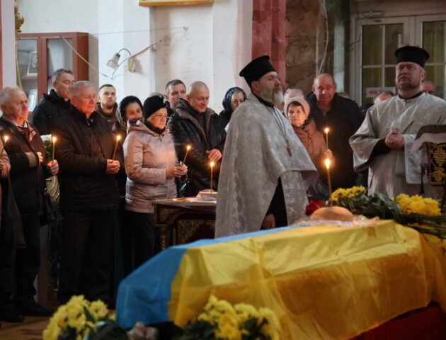 Другий день поспіль Луцьк прощався із загиблим воїном