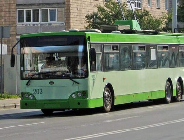 Графік руху транспорту до кладовища в Гаразджі в Провідну неділю