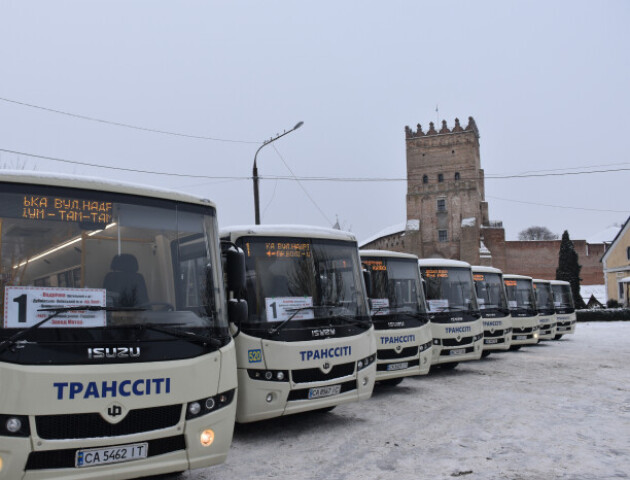 Завтра на вулиці Луцька виїдуть нові автобуси.ФОТО