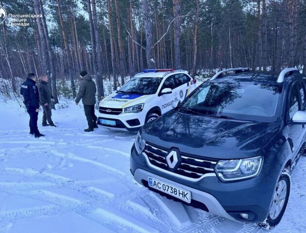 На Волині викрили чоловіка, який незаконно рубав ліс. ФОТО