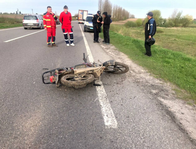 На Волині мотоцикл зіткнувся із вантажівкою. ФОТО