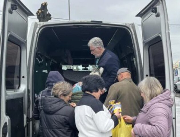 Волонтер з Волині збирав допомогу для ЗСУ та роздавав корм для тварин