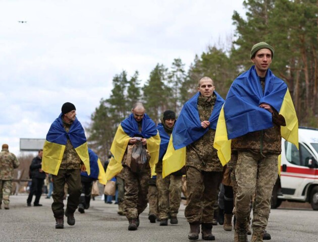 Обмін полоненими: 175 наших військових повертаються додому