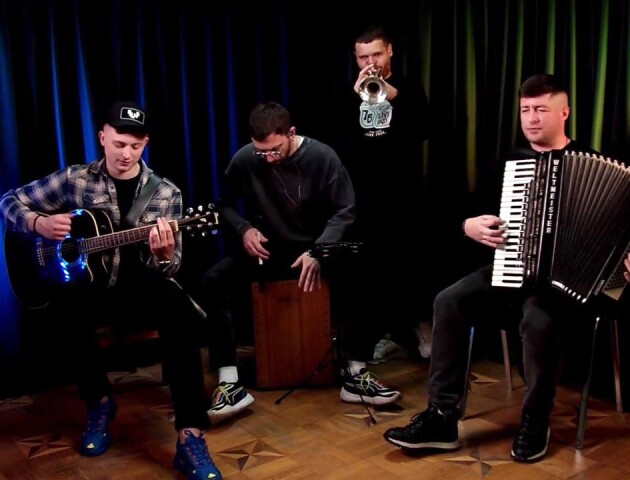 «Пишуть, що ми – ухилянти». Гурт «Давня казка» про Мілфу, гроші і колядки