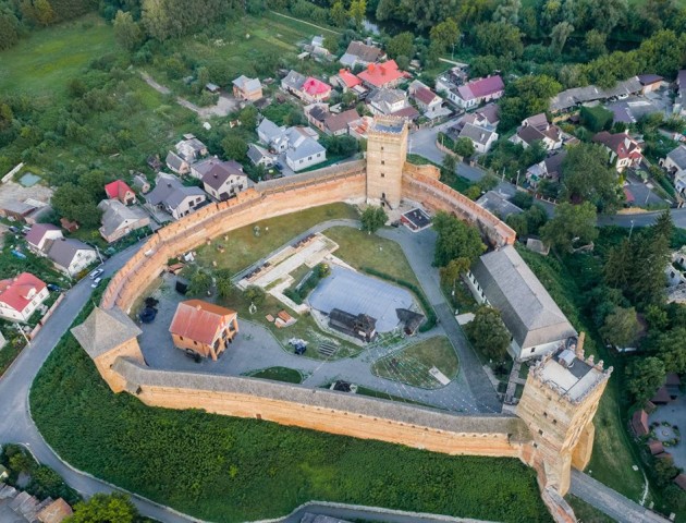 Замок Любарта показали з висоти пташиного польоту. ФОТО