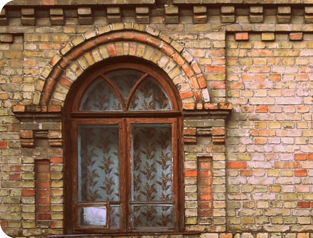 ТОП-10 незвичайних луцьких вікон, які «розповідають» про історію міста. ФОТО