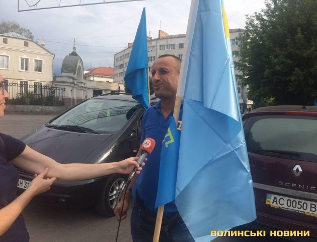 У Луцьку - автопробіг на підтримку кримських татар. ФОТО