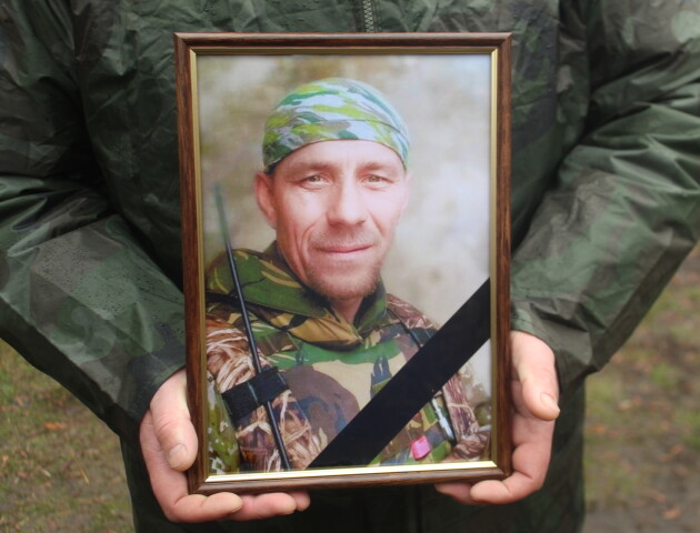 На Волині поховали загиблого на війні батька трьох дітей Віктора Котиковича. ФОТО