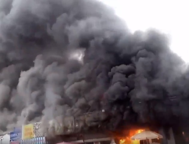 У Києві сталася сильна пожежа (ВІДЕО)