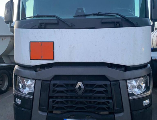 На Волині прикордонники виявили викрадену у Франції вантажівку