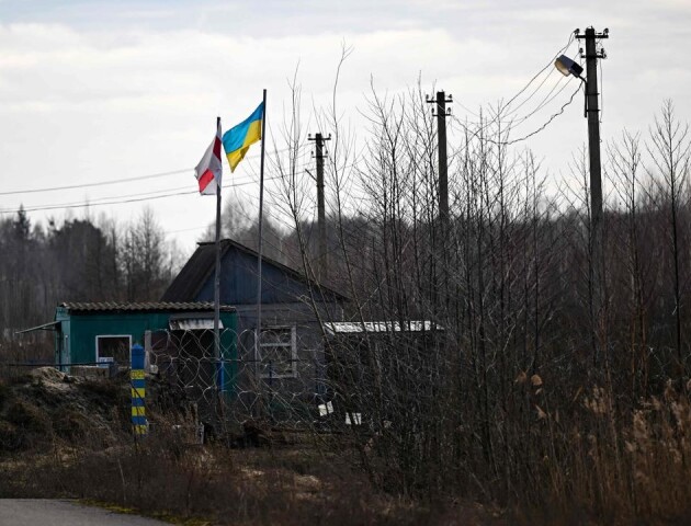 На Волині на пункті пропуску з білоруссю зафіксували білоруський прапор поруч з українським