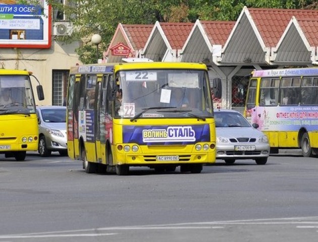 Проблема з озвученням у маршрутних таксі Луцька – чи буде вирішено. ВІДЕО
