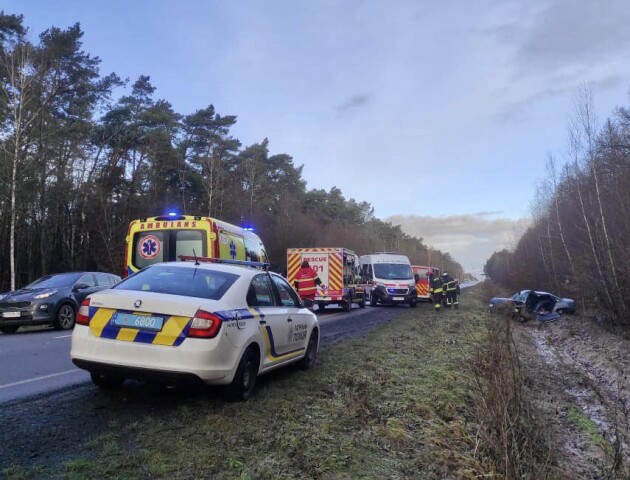 У Луцькому районі зіткунлися два авто: одного з водіїв деблокували рятувальники