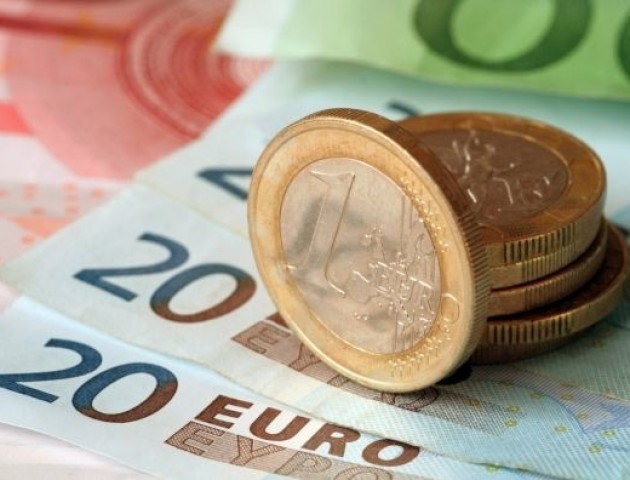 Курс валют на 23 січня: долар виріс, євро й надалі – поза 35 гривень