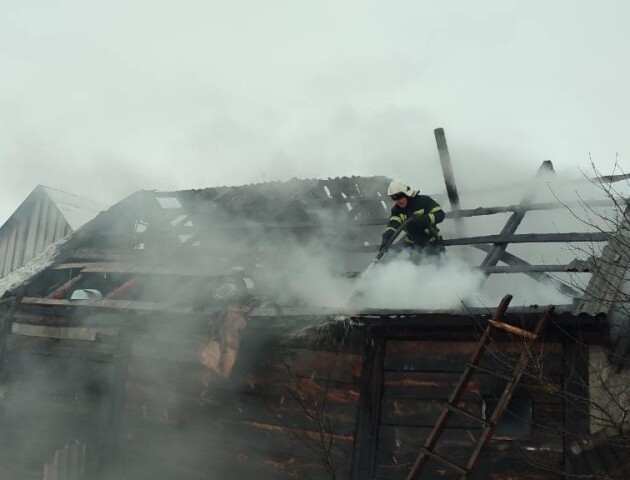 У селі на Волині горіла господарська будівля