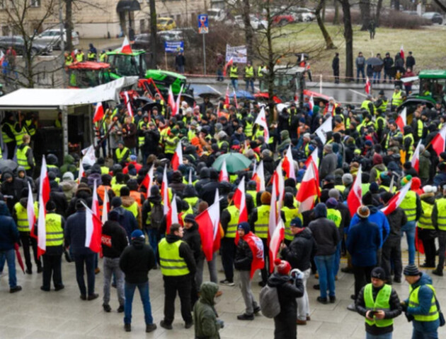 Протести польських фермерів поширяться на залізницю