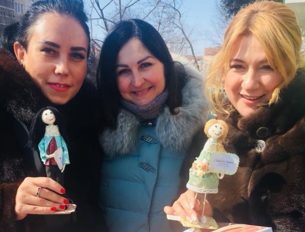 Маргарита Січкар у Луцьку знайшла свою лялькову копію та провела огляд готелю NOBLE