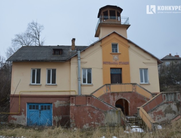 У Луцьку знесуть стару рятувальну станцію, щоб побудувати багатоповерхівку. ФОТО