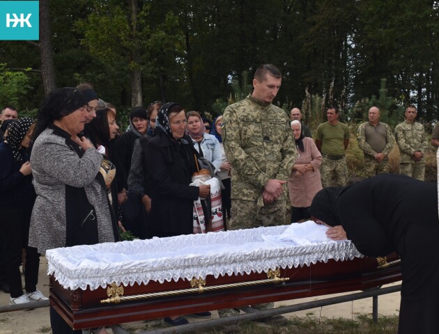 Брат привіз із фронту брата. Поховали волинянина Віктора Гудька