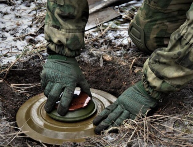 Уряд дозволив бронювати 100% саперів, які безпосередньо розміновують території