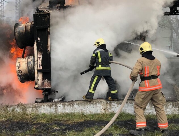 Волинський рятувальник розповів, як гасили пожежу після ракетного обстрілу
