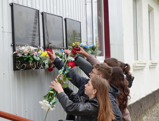 На Волині в ліцеї відкрили меморіальні дошки загиблим випускникам