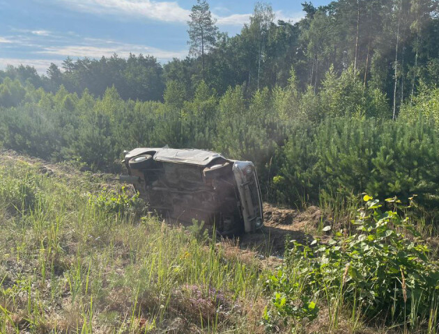 На Волині легковик злетів у кювет: постраждало двоє людей