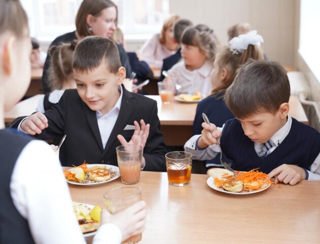 У Луцькій громаді побільшало дітей, які претендують на безплатне харчування у школах