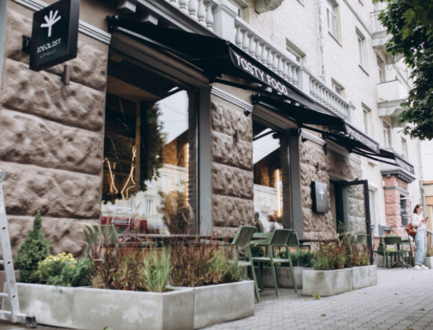 У Луцьку на місці книгарні відкрили кав’ярню мережі відомого бізнесмена
