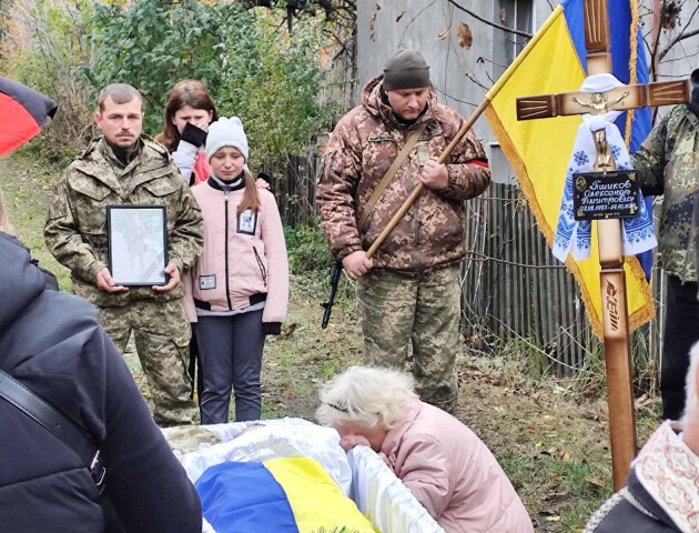 Плакали всі: у Ківерцях поховали захисника України