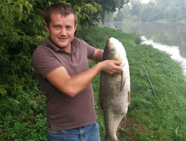 Волинський атовець спіймав велетенську рибину. ФОТО