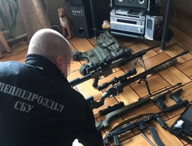 СБУ провела масштабну операцію з вилучення незаконної зброї. ФОТО