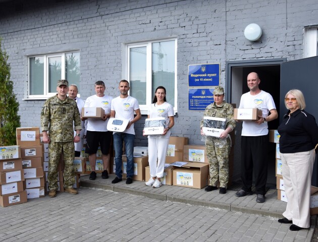 Волинським прикордонникам передали цінне медичне обладнання