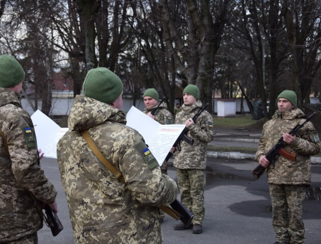 Новобранці Волинського прикордонного загону склали військову присягу