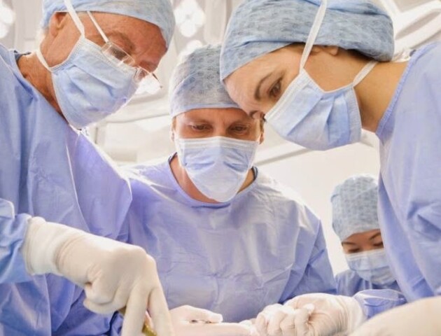 Львівські хірурги вперше прооперували хлопчика з Луцька з подвоєною ниркою