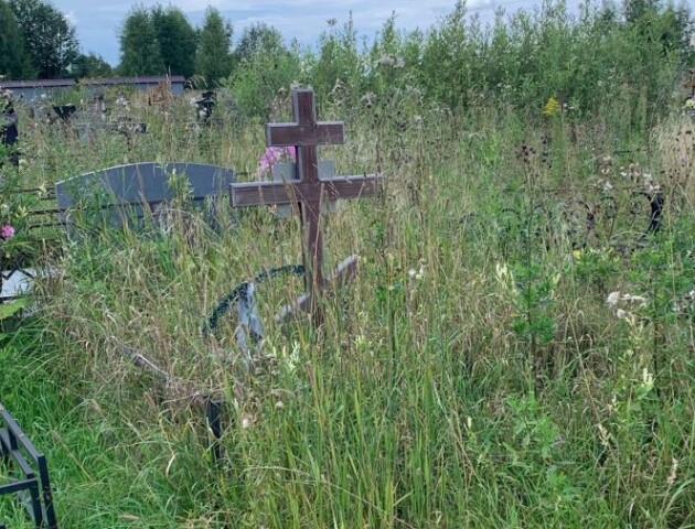 Мер Поліщук хоче, аби прибирали закинуті могили. З бюджету дадуть гроші