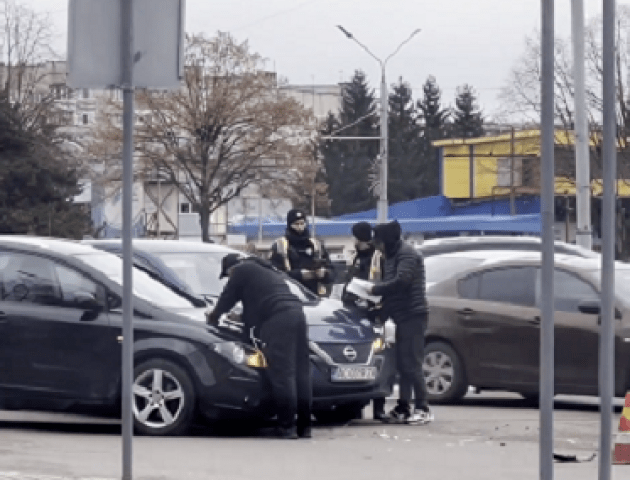 У Луцьку біля стадіону «Авангард» зіштовхнулись дві автівки