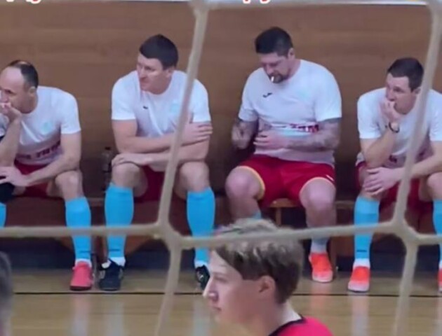 Зірка футболу і радник Міністра Селезньов курив айкос просто під час матчу