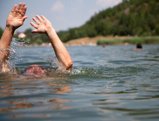 У Волинській області чоловік втонув у власному ставку