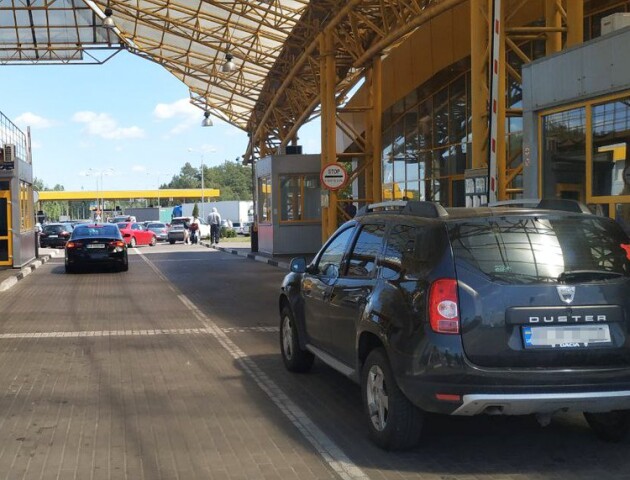 У пункті пропуску на кордоні з Польщею – велика черга на в'їзд в Україну
