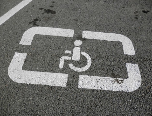 В Україні інвалідам дозволять паркуватися безкоштовно
