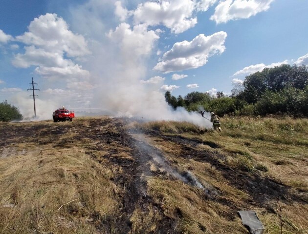 У Луцькому районі горіла суха трава