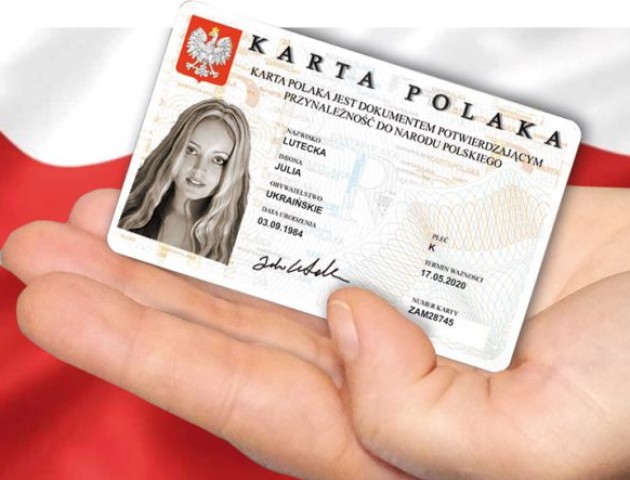 Польща погрожує «євробляхарям» депортацією та анулюванням карти поляка