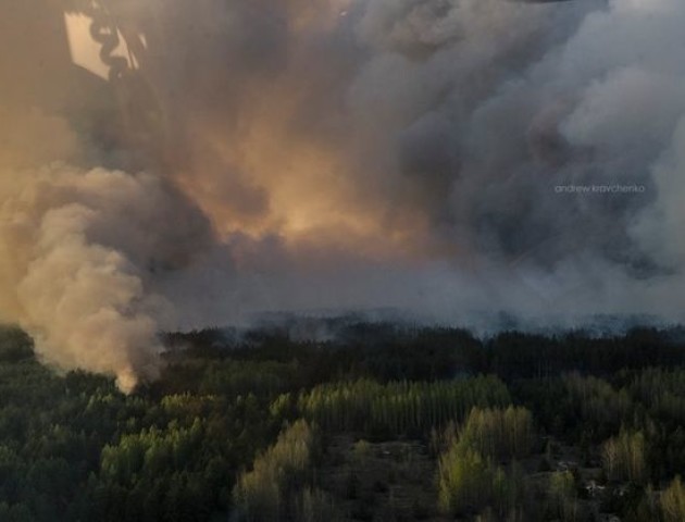 Пожежа в Чорнобильській зоні: вітер несе дим на Київ