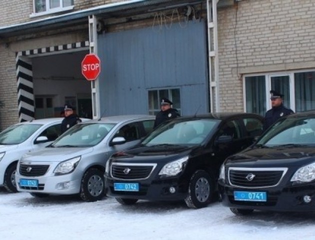 Волинські поліцейські отримали чотири нових автомобіля