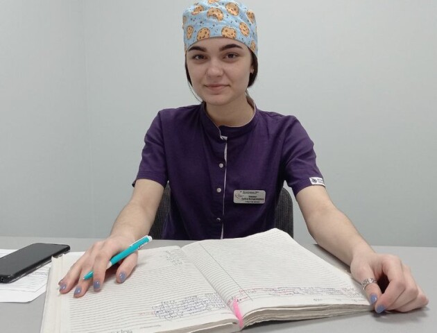 Фельдшерка з Луганщини працює медсестрою на Волині та хоче вивчитися на лікарку