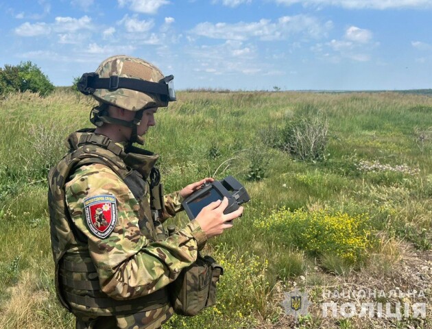 Волинські поліцейські доставили допомогу колегам в зону бойових дій