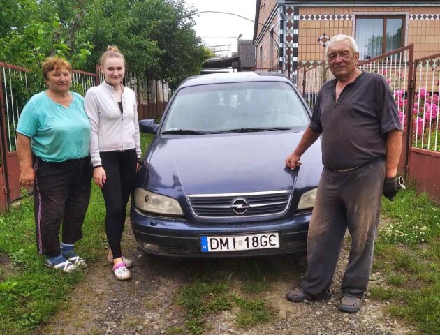 Родина волинян передала власне авто на потреби ЗСУ. ФОТО