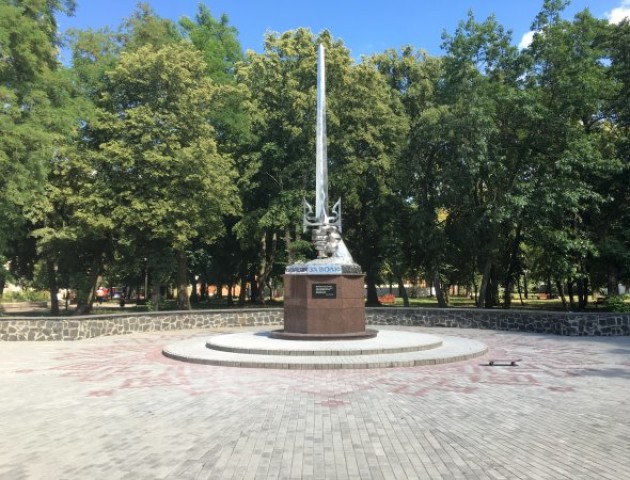 У центрі Ковеля відремонтували постамент пам'ятника